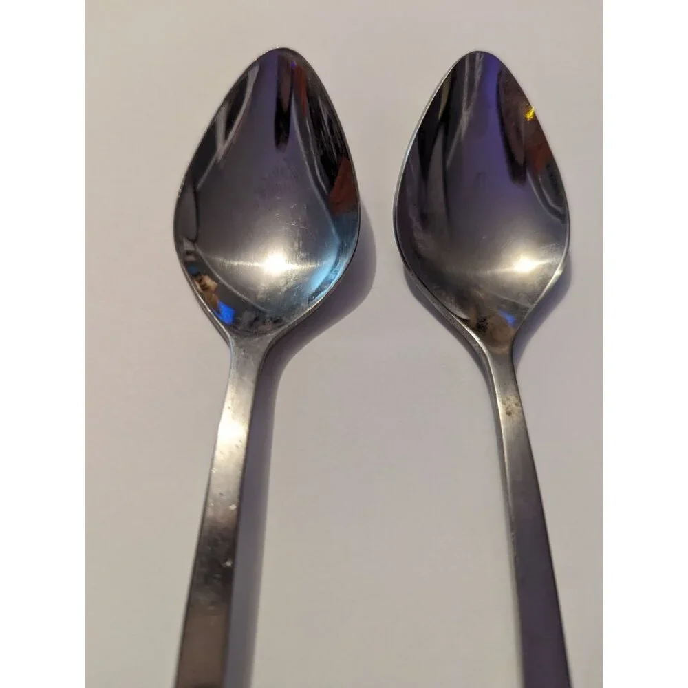 VTG CARLYLE Hong Kong stainless cameo pattern lot 2‎ teaspoons replacement